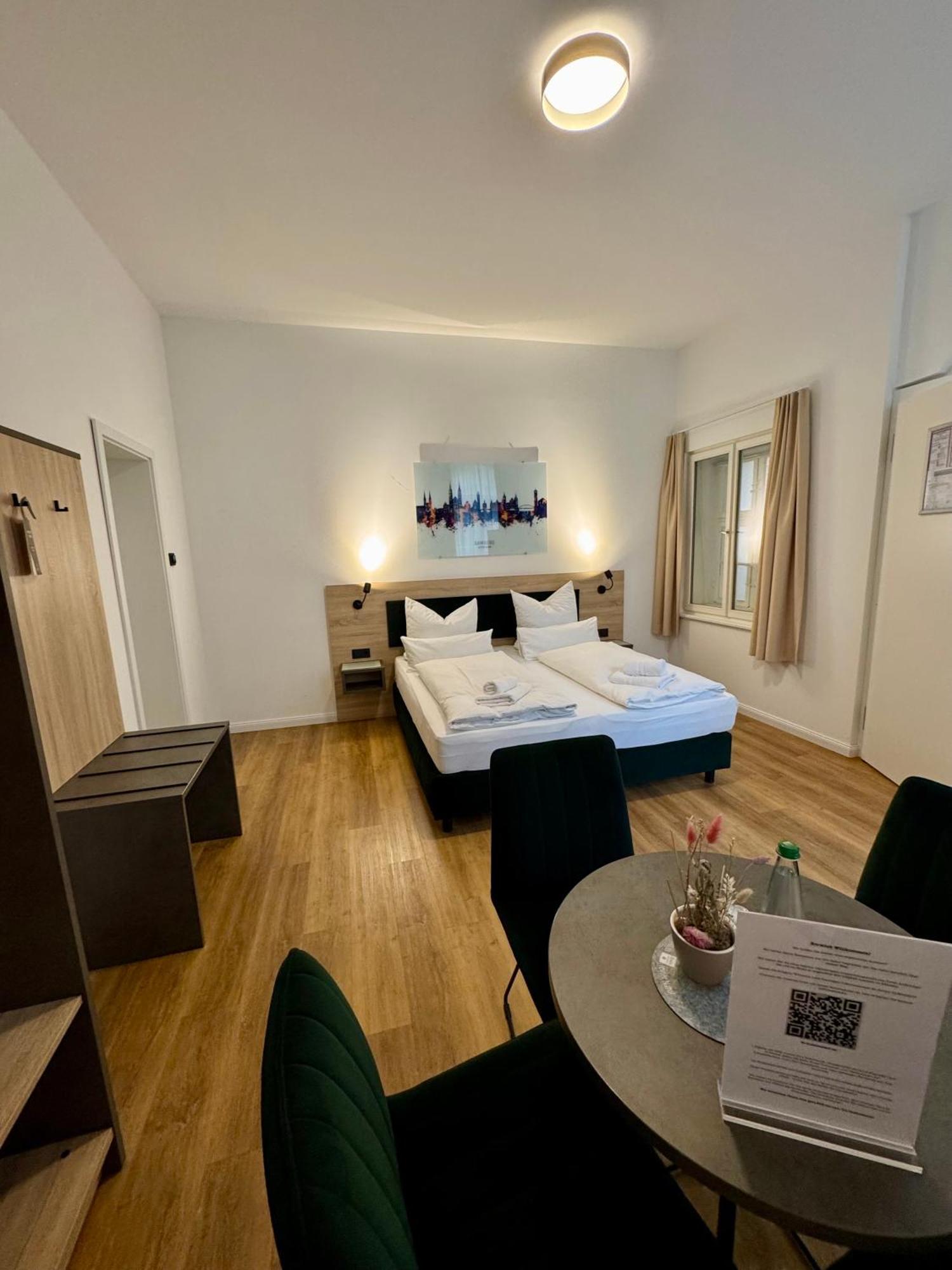 Hopfenhotel Am Adenauerufer Bamberg Bagian luar foto